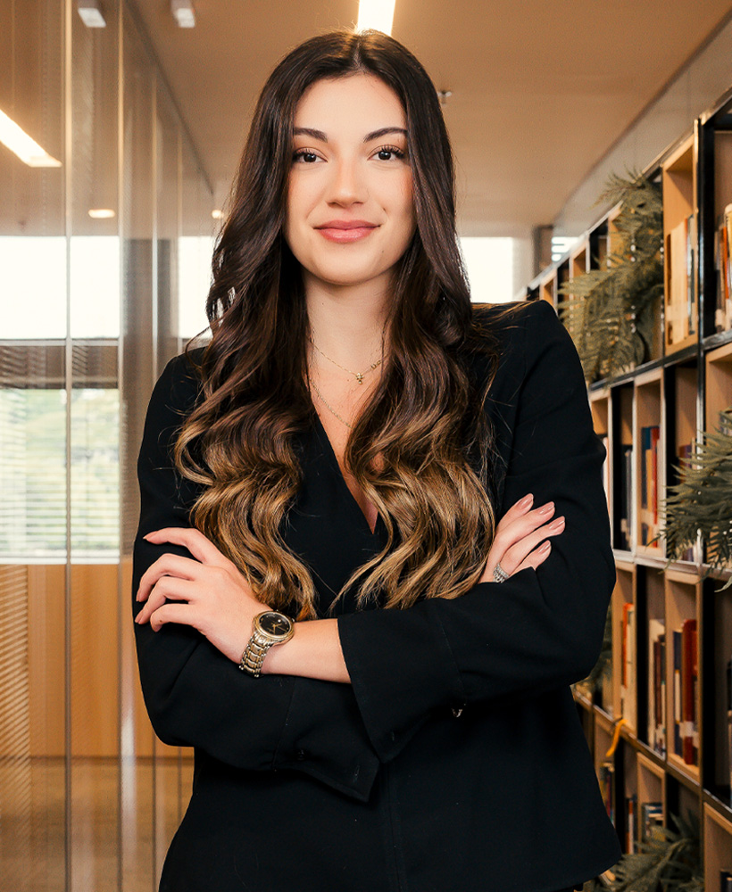 Júlia<b> Garzon</b>